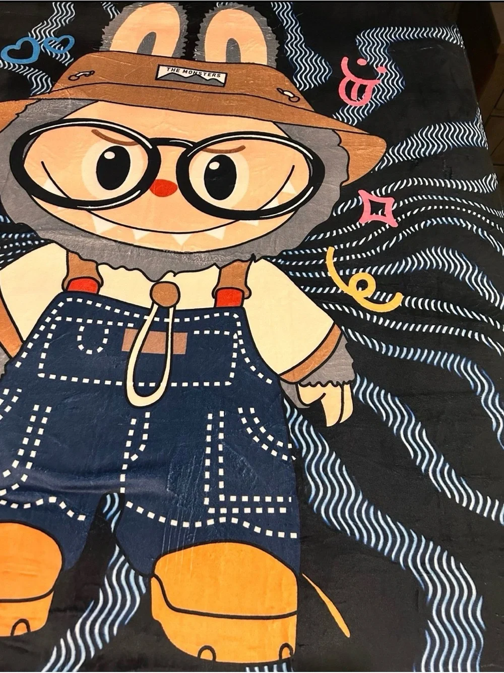 58 x 79 Inch Cozy Cartoon Character Throw, Soft Fleece Blanket for Kids & Adults